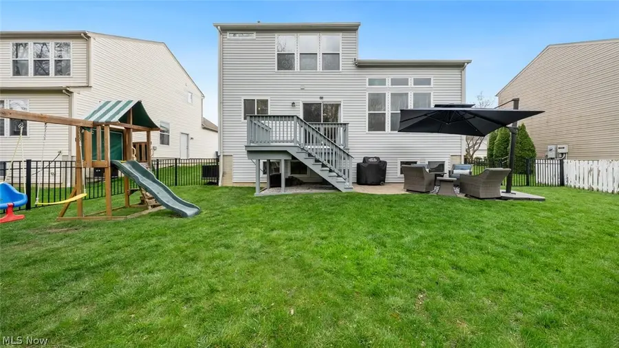 9660 Sunray Dr Drive, Olmsted, OH 44138 - #2