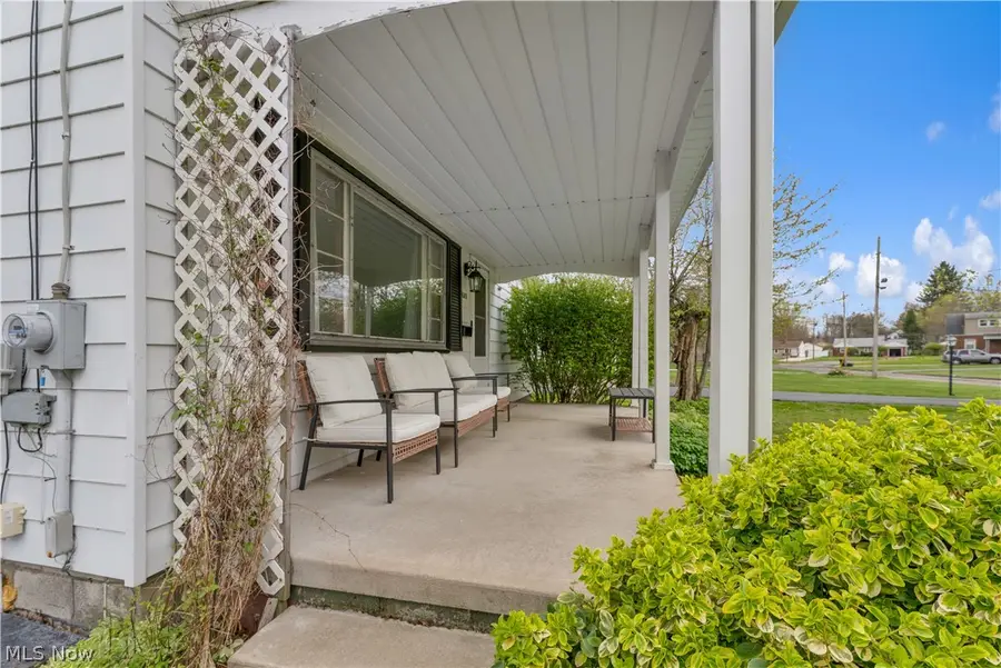 4649 Waseka Lane, Youngstown, OH 44512 - #2