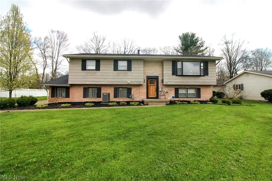 4775 Logan Arms Drive, Liberty, OH 44505 - #2