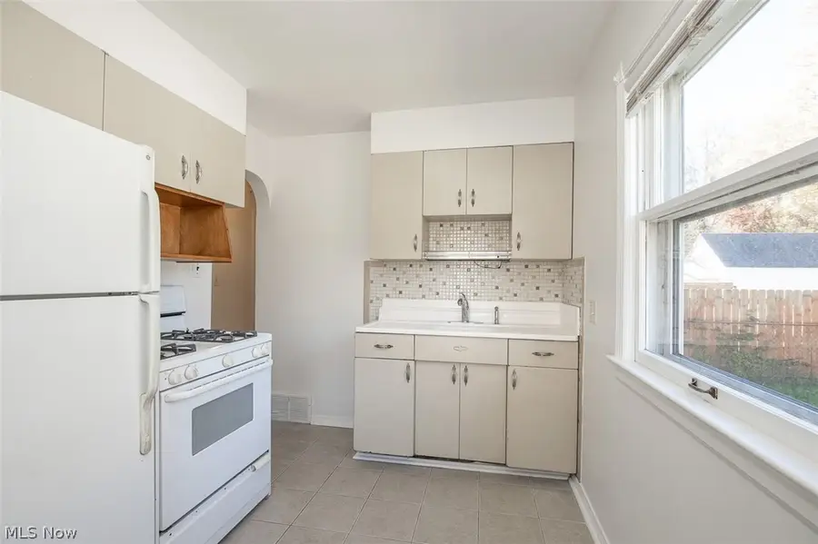 4636 W 157th Street, Cleveland, OH 44135 - #2