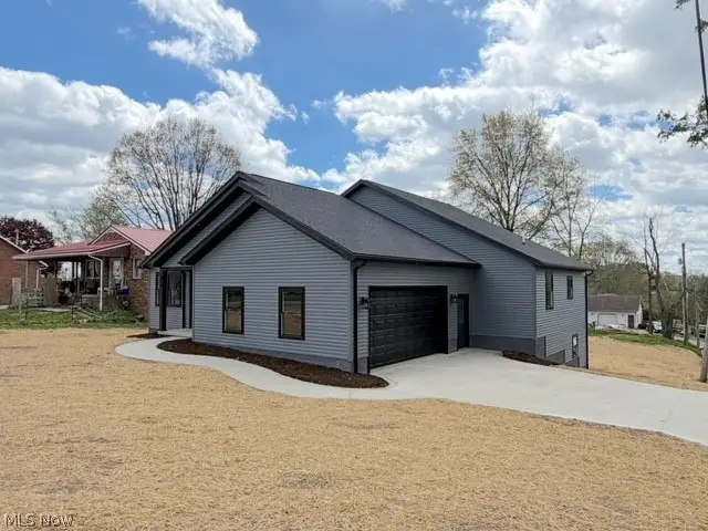 910 W Main Street, Sugarcreek, OH 44681 - #2