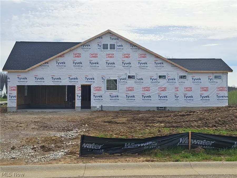 547 Woodlands Glen Avenue, Hartville, OH 44632 - #2