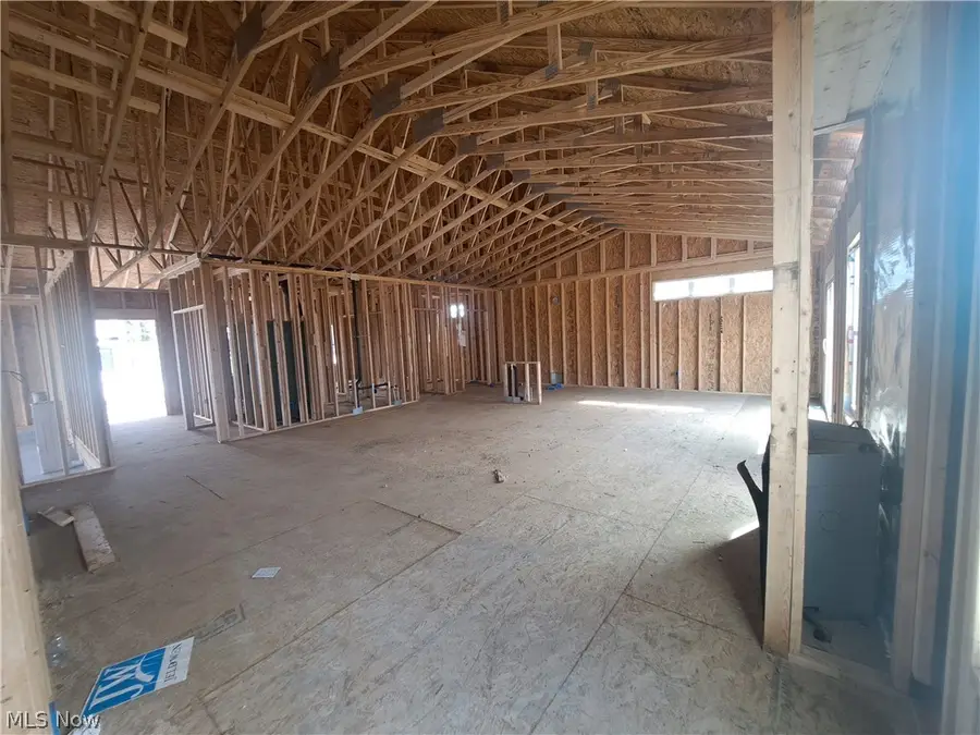 547 Woodlands Glen Avenue, Hartville, OH 44632 - #3