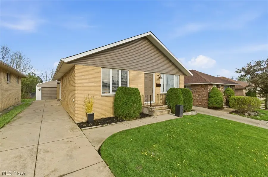 5284 E 102nd Street, Garfield Heights, OH 44125 - #2