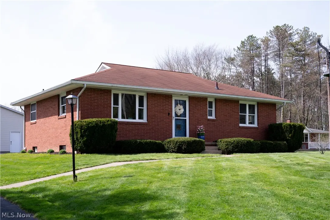 8345 Schubert N Avenue, Alliance, OH 44601 - #1