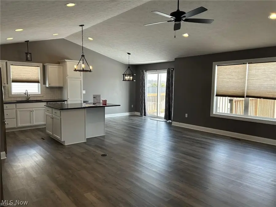 937 Crockett Circle, Canal Fulton, OH 44614 - #3