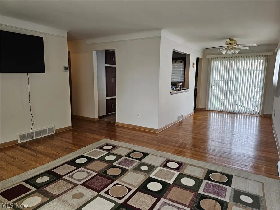 15413 Shirley Avenue, Maple Heights, OH 44137 - #3