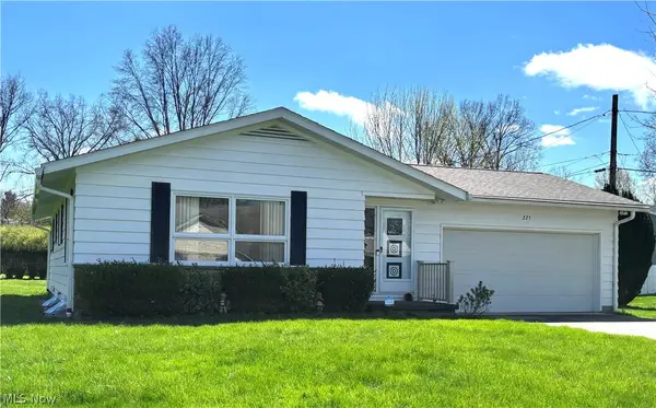 225 6th Street, Columbiana, OH 44408