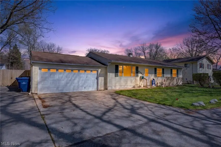 5709 Davis Drive, Mentor, OH 44060 - #3