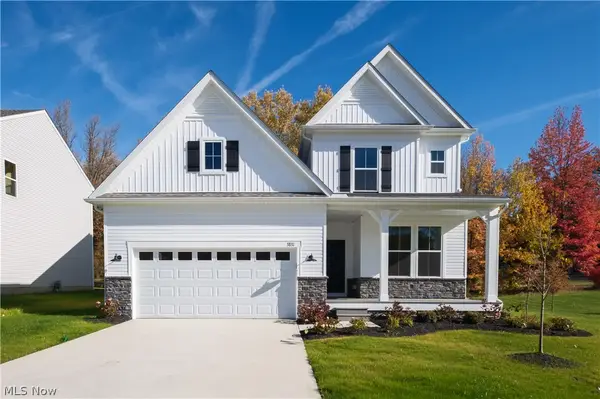 3831 Golden Wood Way, Green, OH 44685