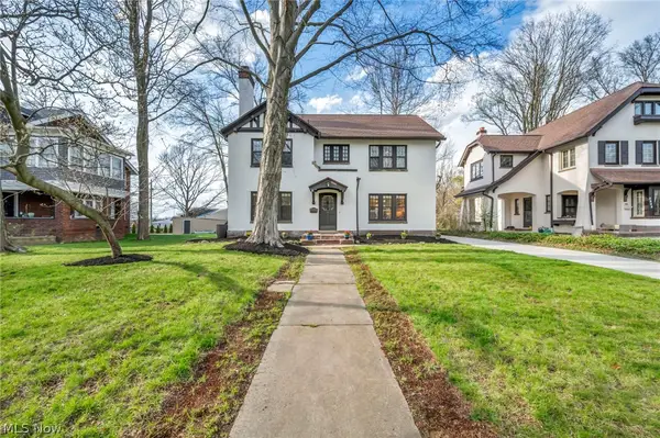 2885 Edgehill Road, Cleveland Heights, OH 44118