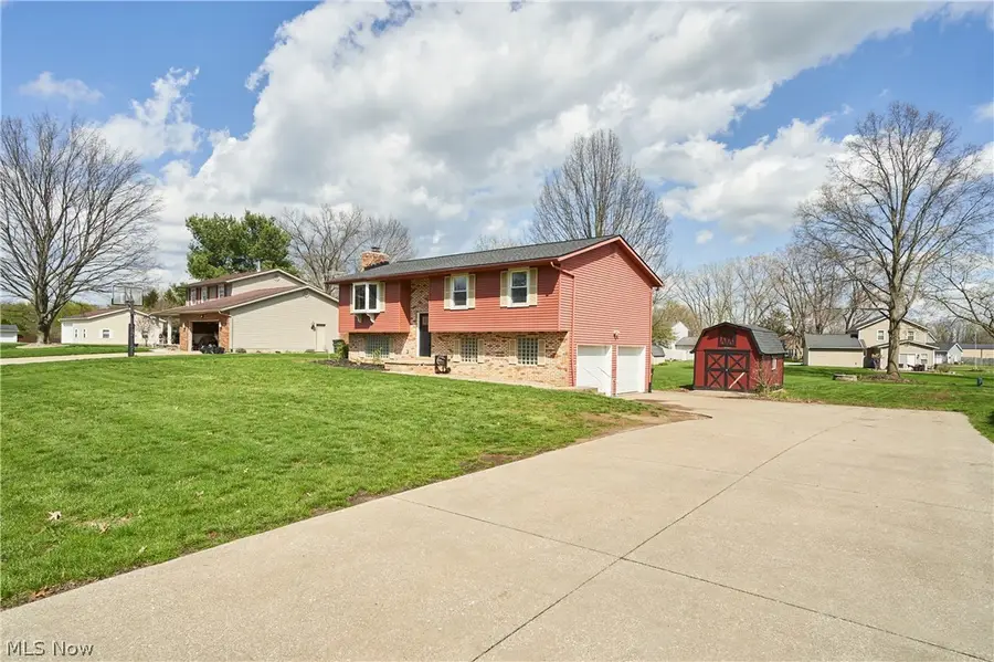 12036 Shoshone Nw Avenue, Uniontown, OH 44685 - #2
