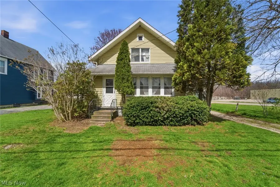 284 W Main Road, Conneaut, OH 44030 - #2