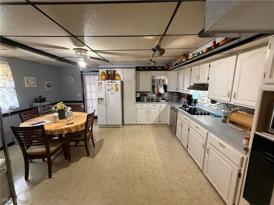 147 Newell Avenue, Saint Clairsville, OH 43950 - #3