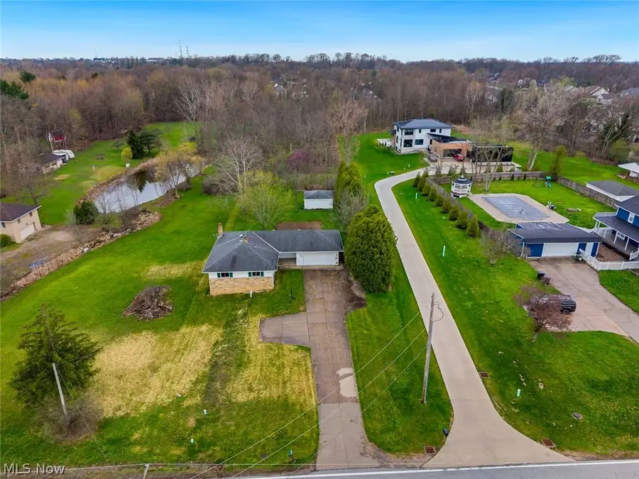19156 Howe Road, Strongsville, OH 44136 - #3