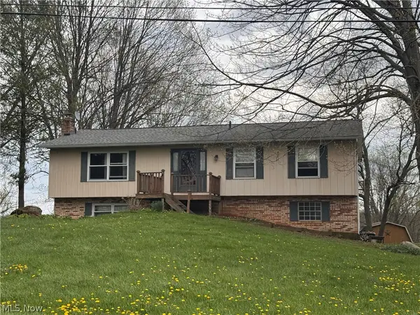 8844 Lost Trail Ne Avenue, Canton, OH 44721
