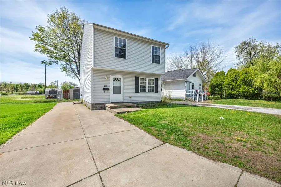 1086 Peach Boulevard, Willoughby, OH 44094 - #3