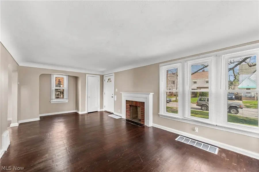 17904 Neff Road, Cleveland, OH 44119 - #3