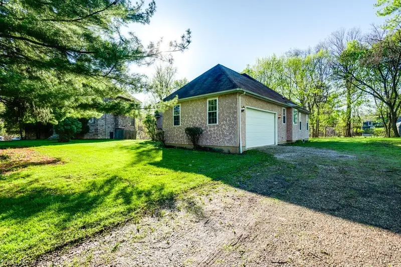 156 Penrose Court, Elyria, OH 44035 - #3