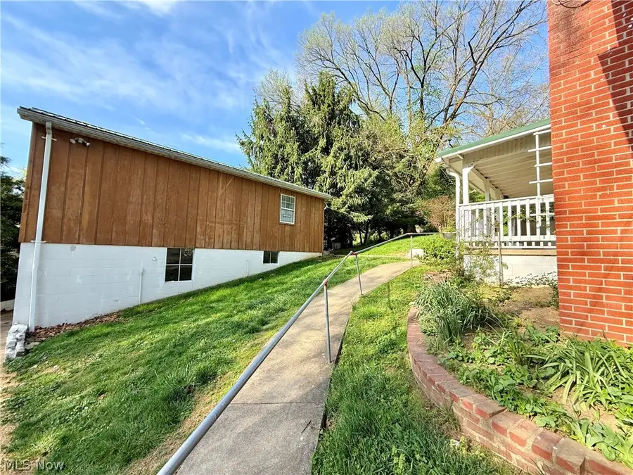 1181 Clement Avenue, Belpre, OH 45714 - #3