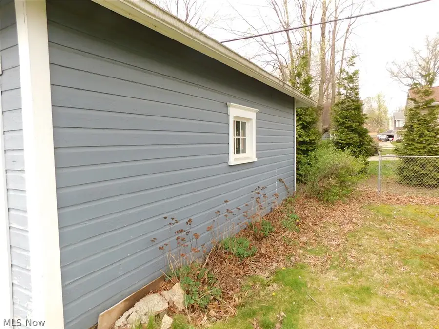 1915 34th Nw Street, Canton, OH 44709 - #2