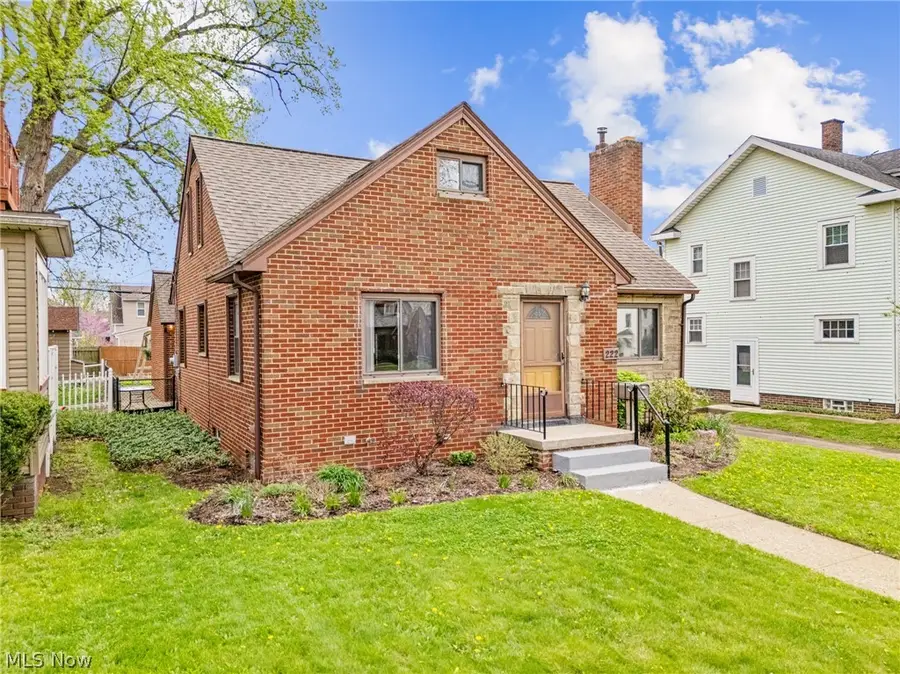 222 Montrose Nw Avenue, Canton, OH 44708 - #2