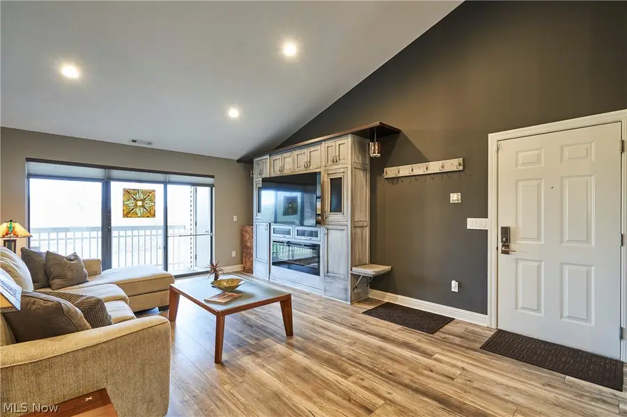 3800 Rosemont Boulevard #113C, Fairlawn, OH 44333 - #2