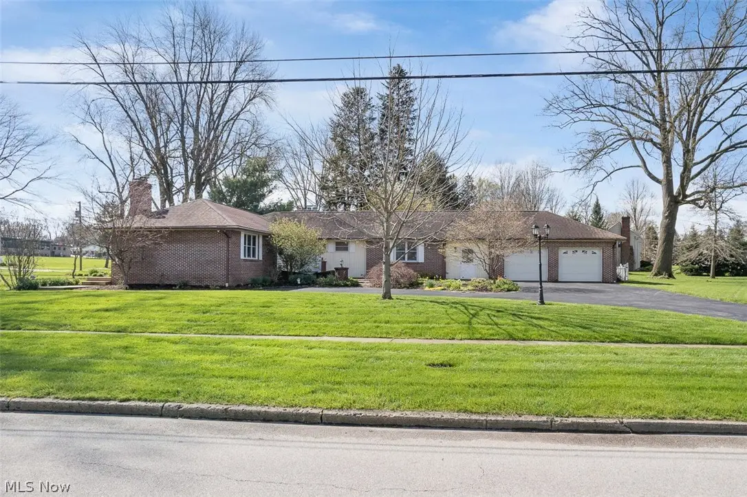 314 E Paradise Street, Orrville, OH 44667 - #1