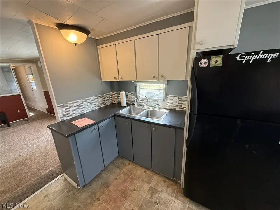 610 Karen Nw Avenue, New Philadelphia, OH 44663 - #3