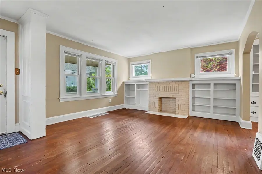 2782 Oakwood Drive, Cuyahoga Falls, OH 44221 - #3