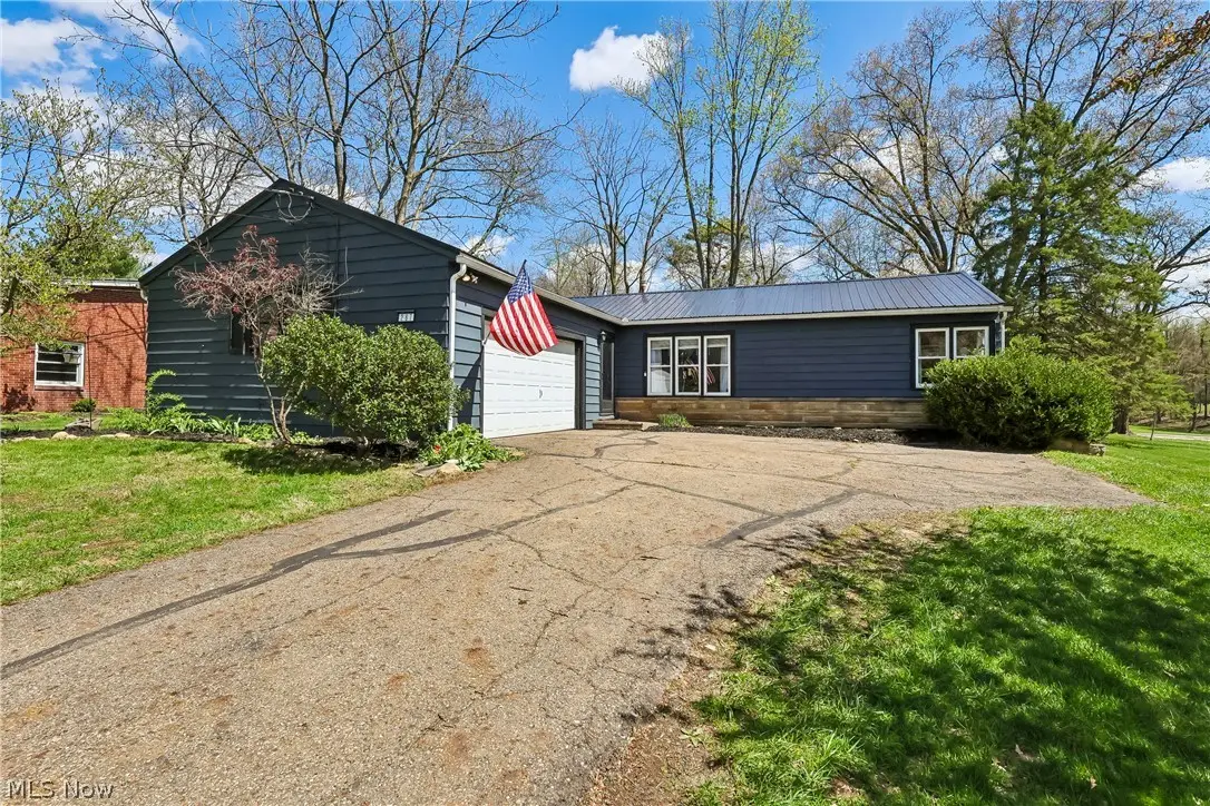 267 Parkview Avenue, Wadsworth, OH 44281 - #1