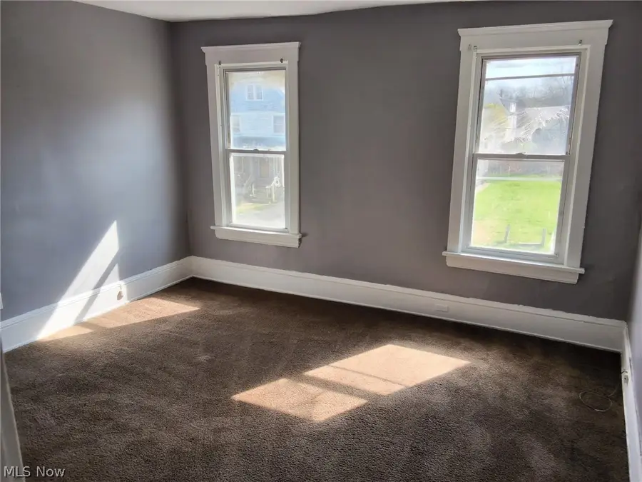 1653 Elberon Avenue, East Cleveland, OH 44112 - #3