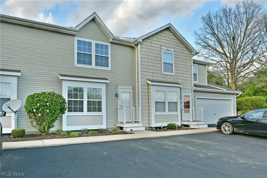 3254 Deer Trail #B, Cortland, OH 44410 - #2