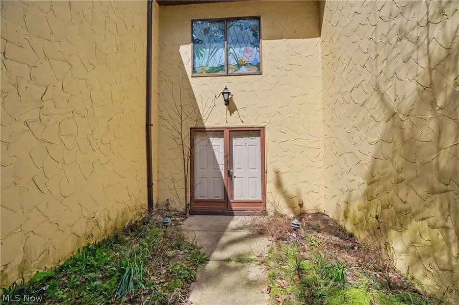 624 Hampton Ridge Drive, Akron, OH 44313 - #3