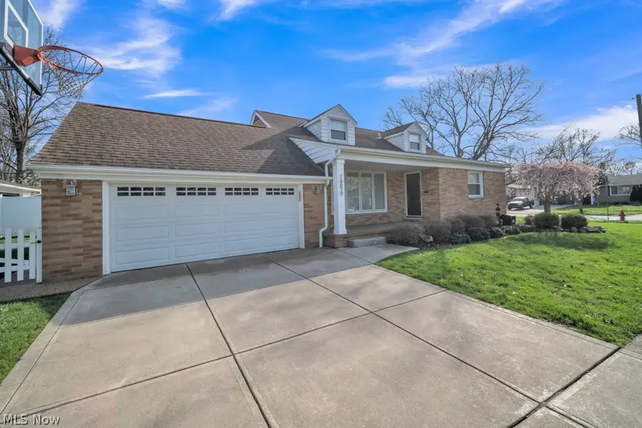 16879 Brinbourne Avenue, Middleburg Heights, OH 44130 - #3