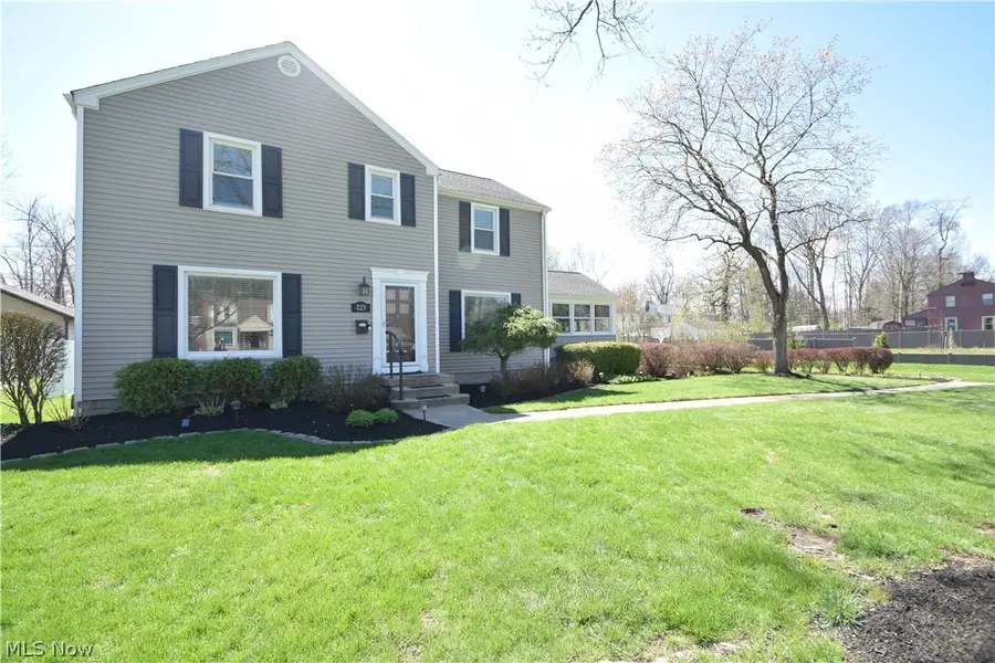 225 S Cadillac Drive, Youngstown, OH 44512 - #2