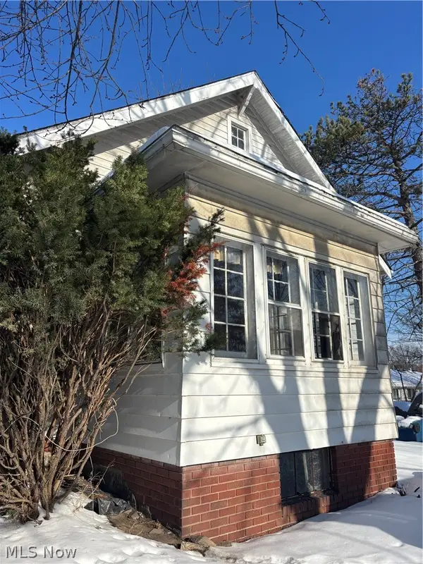 6377 Stumph Road, Parma Heights, OH 44130