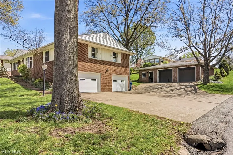 2430 Easton Ne Street, Canton, OH 44721 - #2