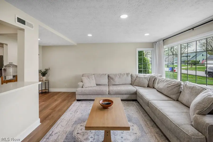 3071 Scott Street, Cuyahoga Falls, OH 44223 - #3