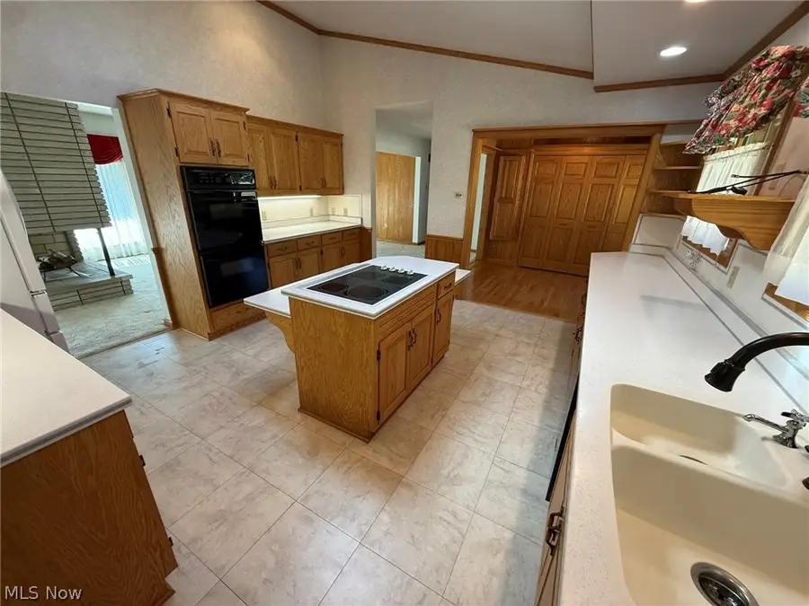 2902 Downeys Hill Ne Drive, Dover, OH 44622 - #3