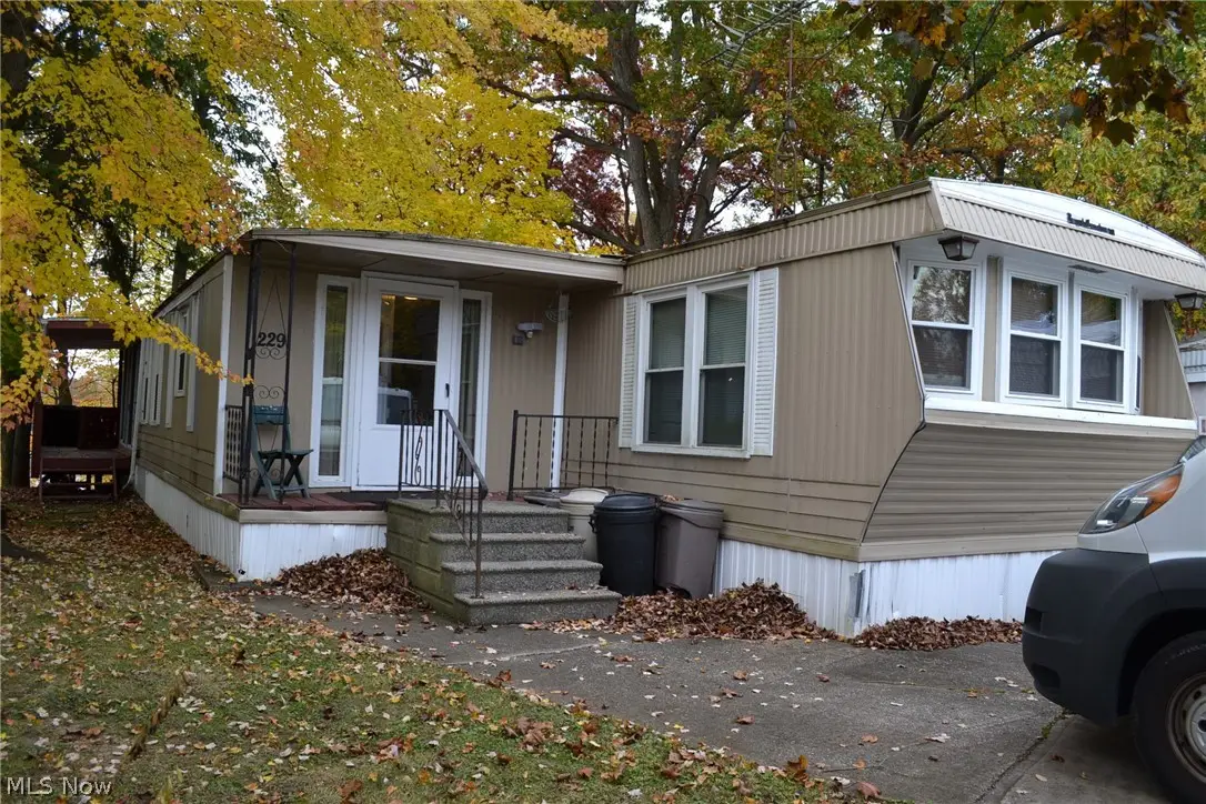 229 Lake Shore Terrace, Warren, OH 44481 - #1