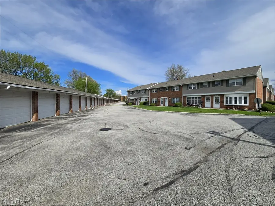 31603 N Marginal Road #B, Willowick, OH 44095 - #3