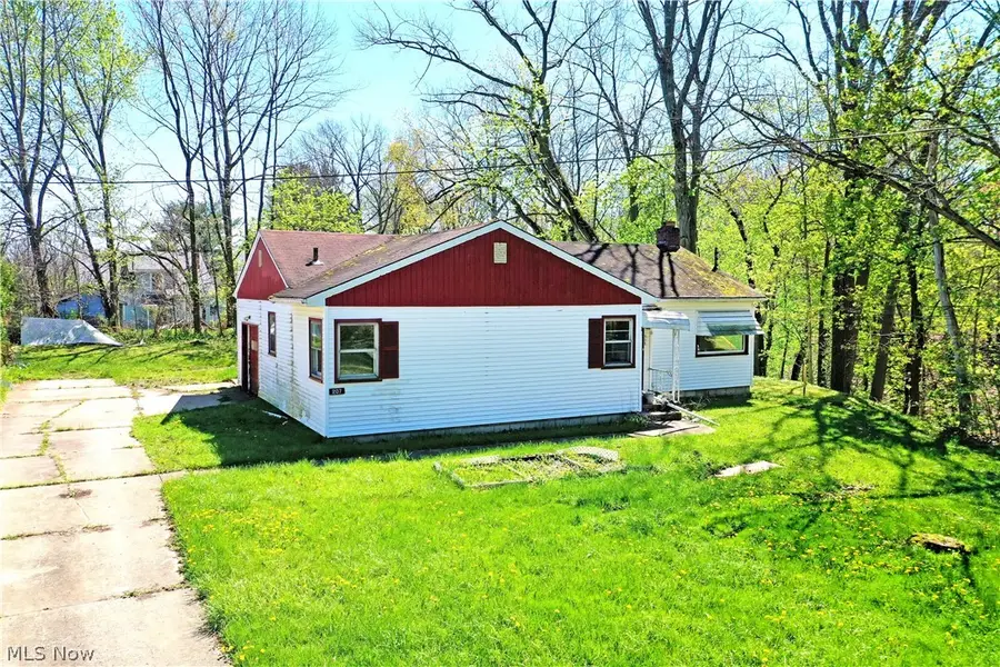207 S Belle Vista, Youngstown, OH 44509 - #2