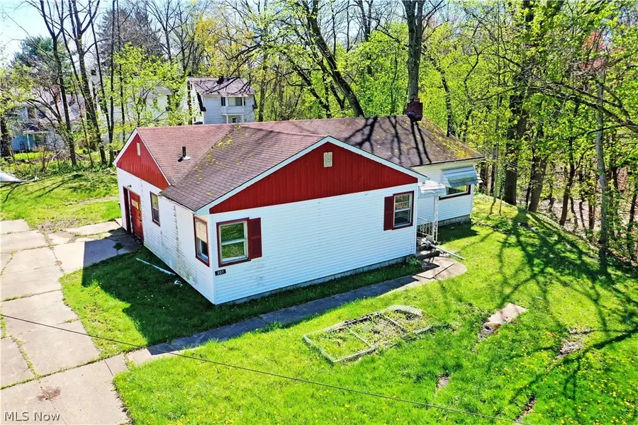 207 S Belle Vista, Youngstown, OH 44509 - #3