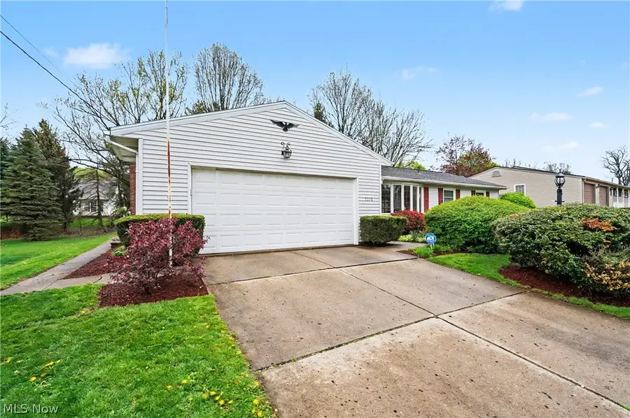 1210 Janet Nw Avenue, North Canton, OH 44720 - #2