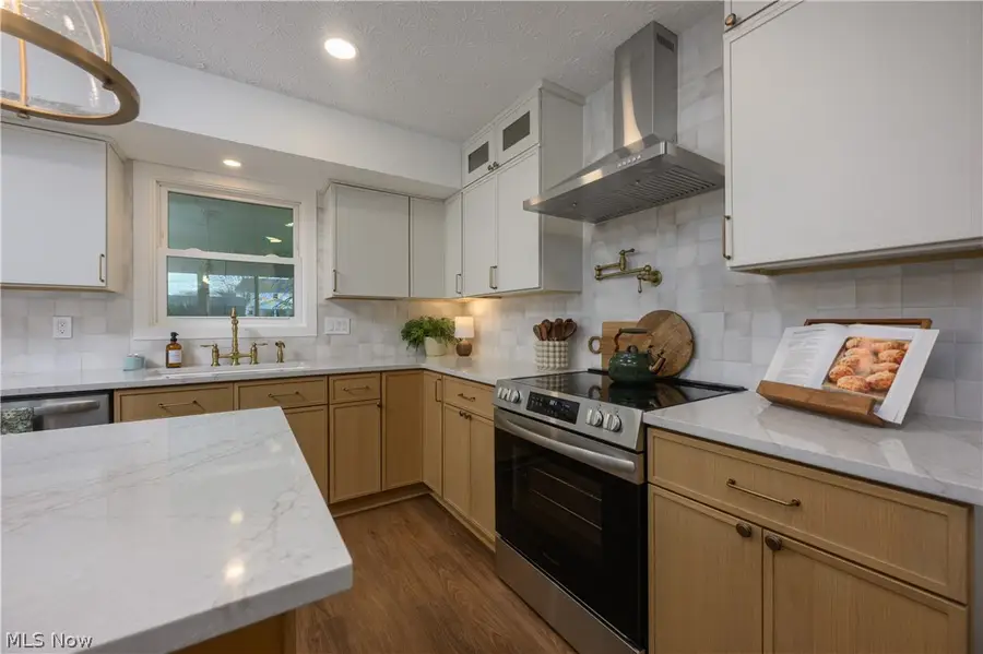 11490 Peach Glen Nw Avenue, Uniontown, OH 44685 - #3