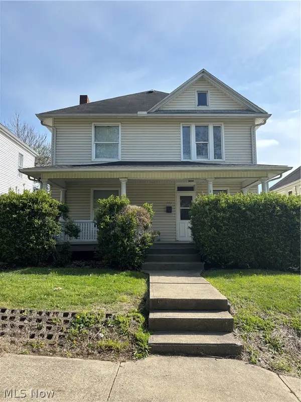 707 Locust Street, Coshocton, OH 43812