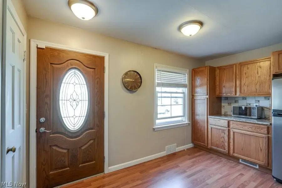 407 E 330th Street, Willowick, OH 44095 - #2