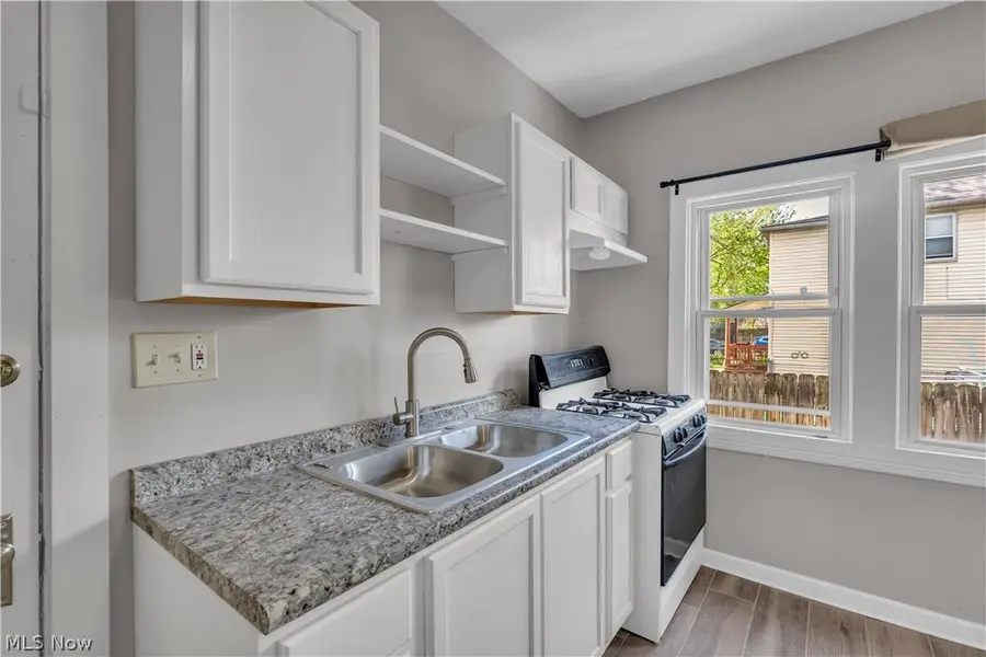 15816 Grovewood Avenue, Cleveland, OH 44110 - #3