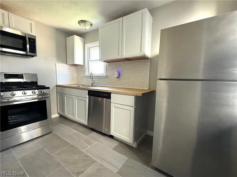 4606 Lincoln Avenue, Parma, OH 44134 - #2